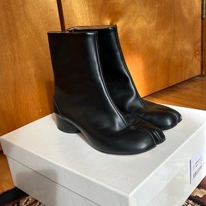 Maison margiela black tabi boots